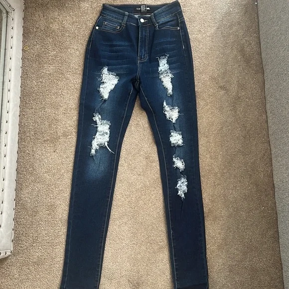 Fashion nova’s high waisted jeans - Picture 5 of 5